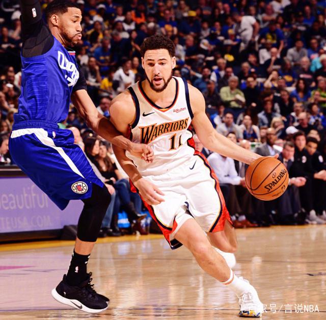 队友们在他 队友们在他