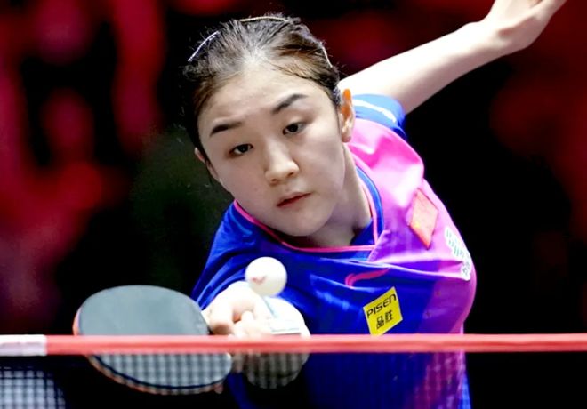 而中场球员 而中场球员